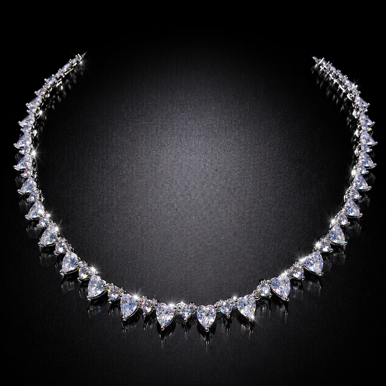 Velusia Amora Necklace